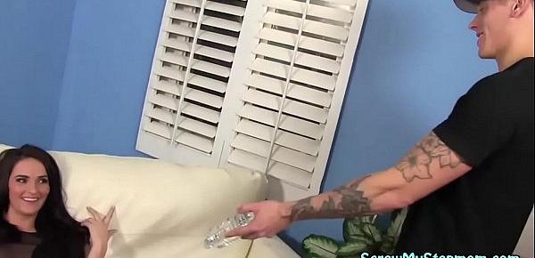  MILF Brunette Lisa Rubs Her Hairy Pussy
